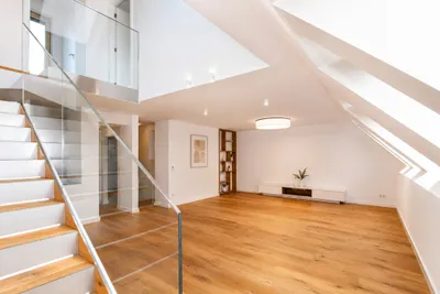 Exquisite und moderne DG Wohnung mit Terrasse beim Belvedere