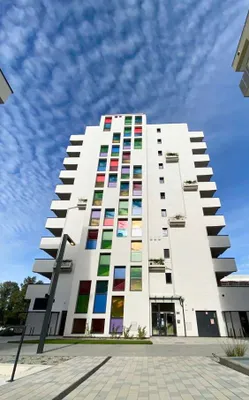 PROVISIONSFREI Zweitbezug, 53 m2, 2-Zimmer mit Balkon, hofseitige & ruhige Lage, schöne & öffentl. gut angebundene Gegend, GRATIS Fitnessraum – Bild 2