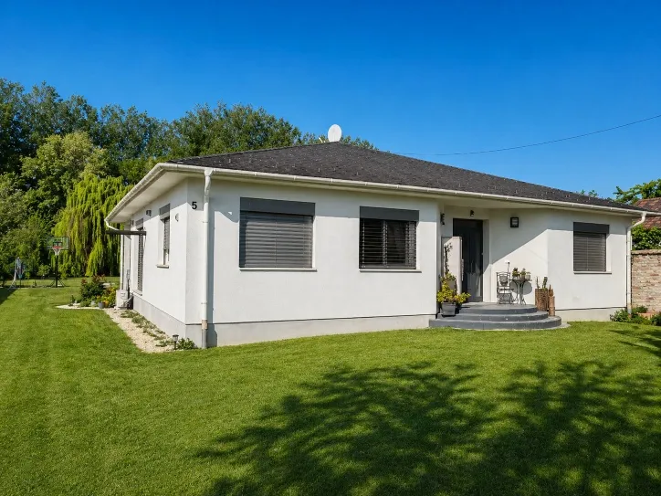 Großer Premium-Bungalow in Ungarn Nahe österreichischer Grenze mit wunderschönem Großgrundstück inmitten des Donau-Naturparadieses Szigetköz - Ansicht 3