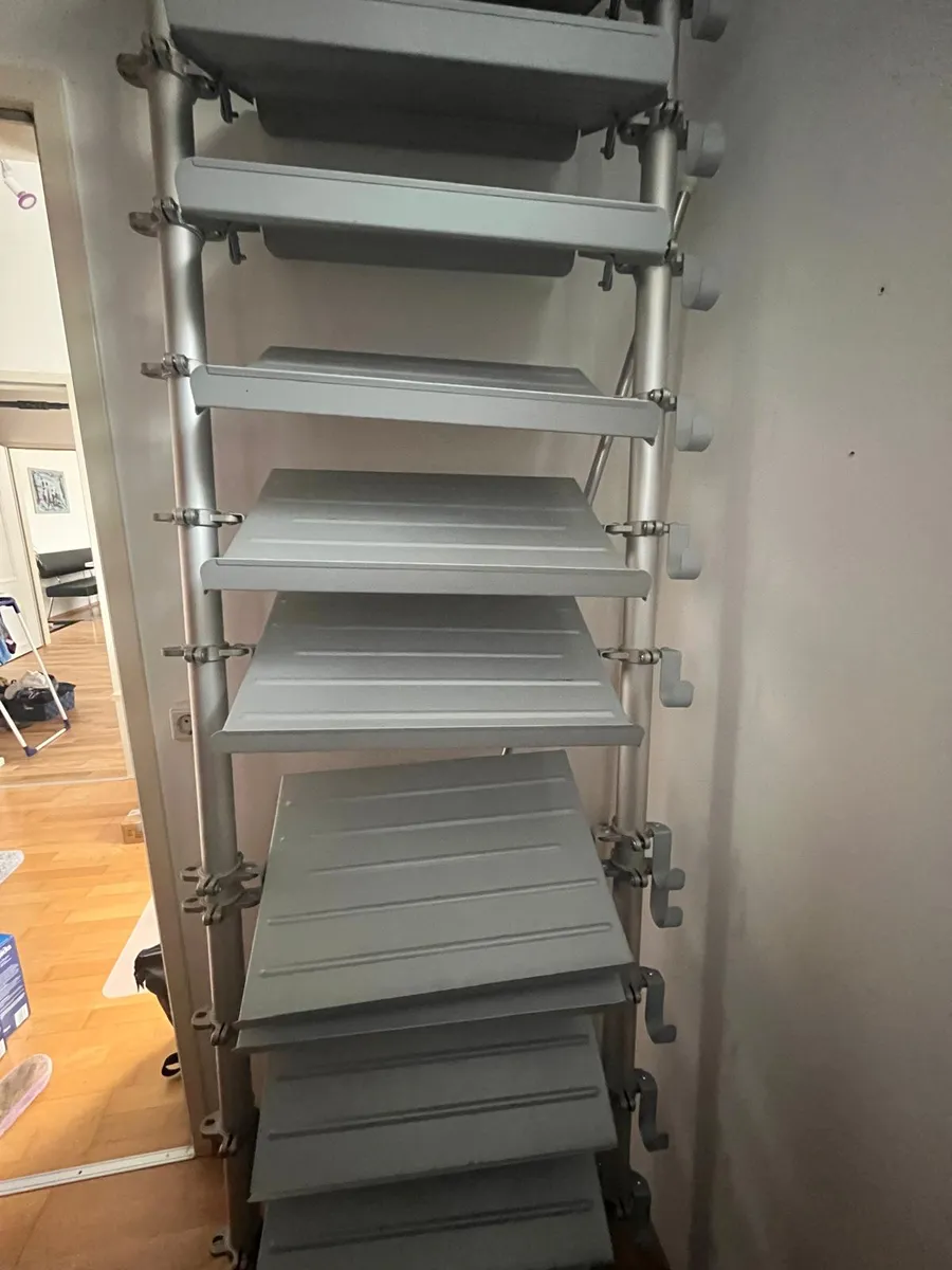 IKEA STOLMEN Metall-Schuhregal mit klappbaren Fächern, € 13,- (1230 Wien)