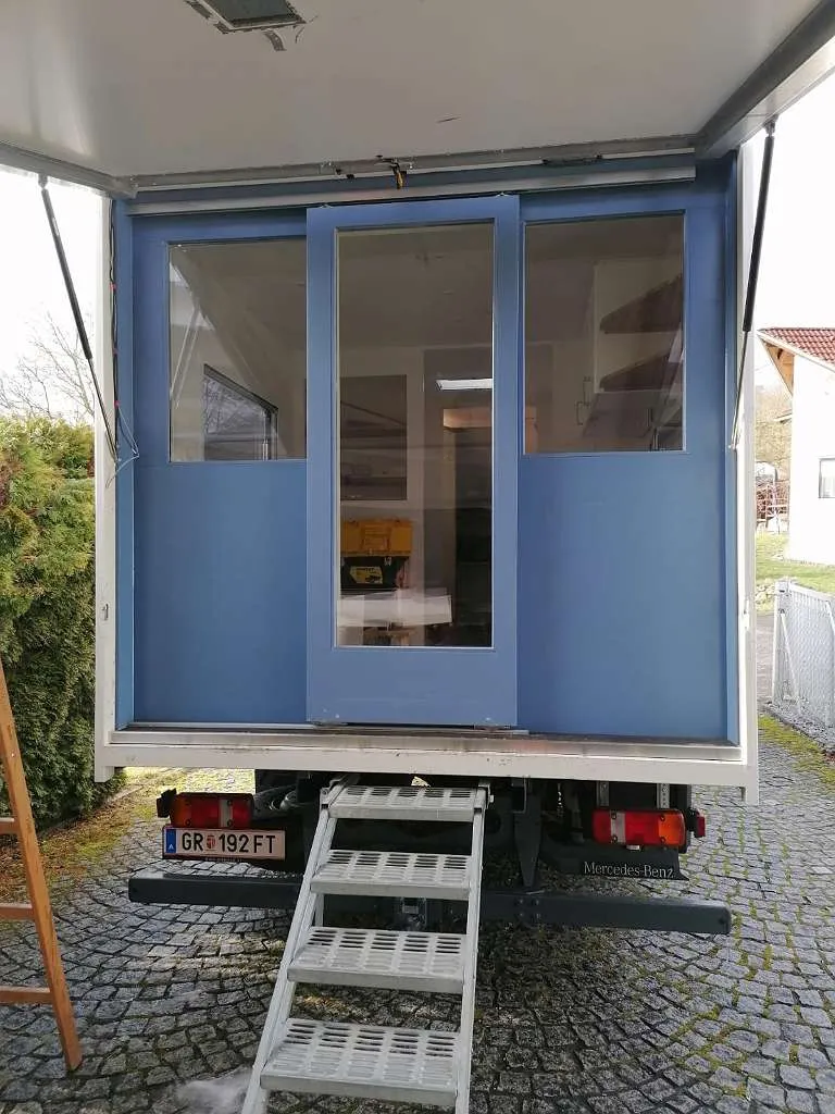 Mercedes-Benz LLKW Mercedes Atego 815 - Messemobil