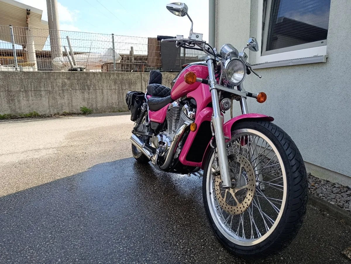 Suzuki VS
