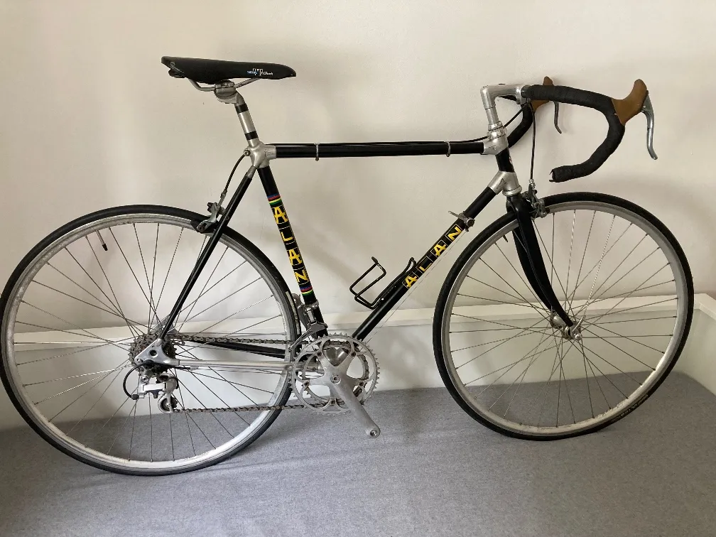 fahrradkorb rennrad HITWAY Fahrradkorb hinten aus hochwertigem Aluminium mit verstrkten Kanten  I Fahrrad Korb fr hinten inkl. Befestigungsmaterial