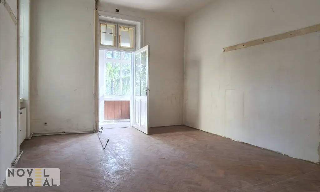 Sanierungsbedürftige, großzügige 4-Zimmer-Wohnung mit Loggia - Ansicht 3