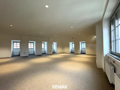 Gewerbeimmobilie mieten in Eisenstadt – 298 m², € 4.405