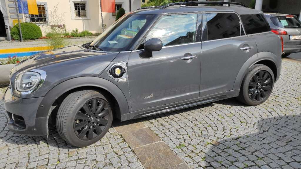 MINI Countryman Cooper S E ALL4 SUV / Geländewagen