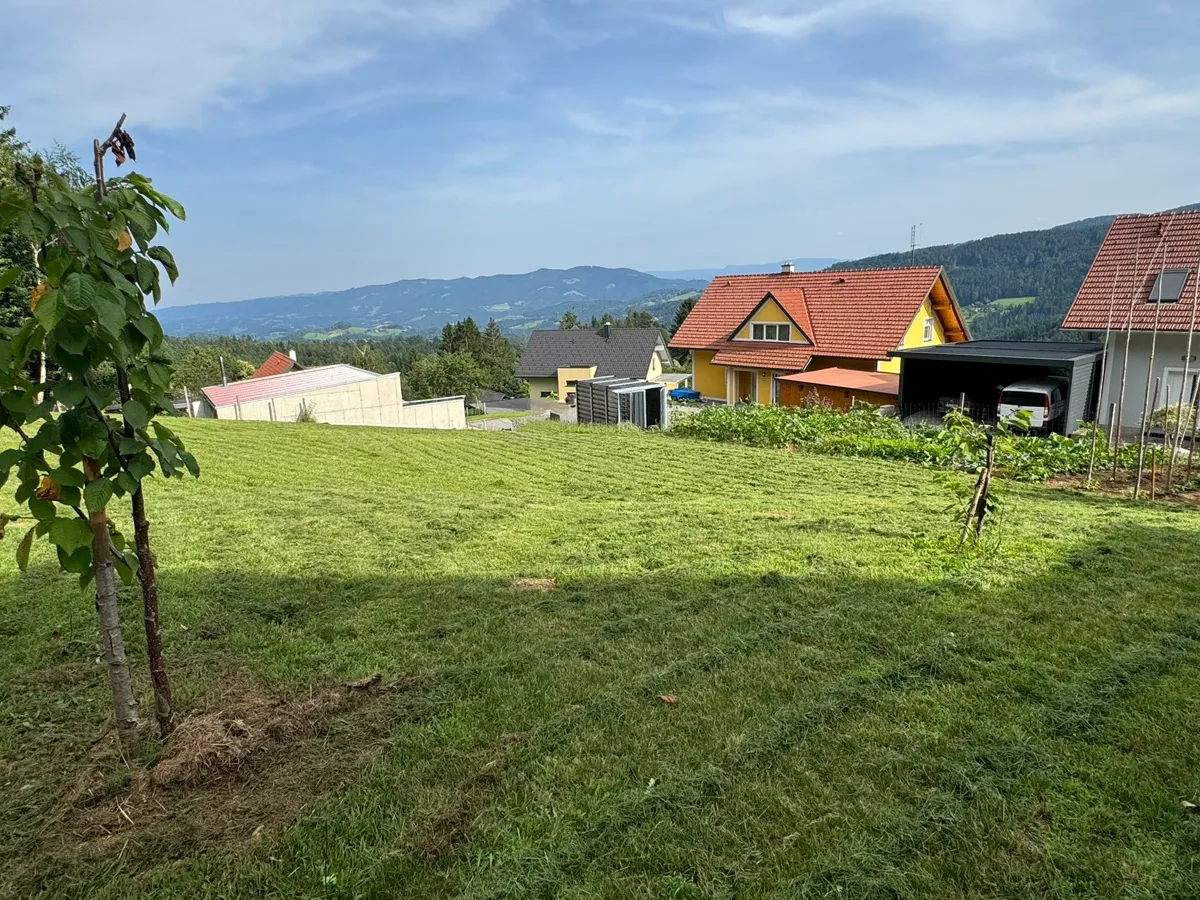 Sonniges Baugrundstück in herrlicher Lage