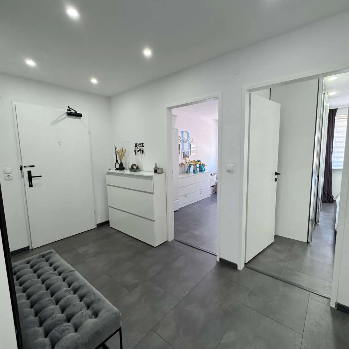 Neuer Preis! Neuwertige 3-Zimmer-Wohnung mit Loggia in Schwaz - Ihr neues Zuhause! – pohled 3