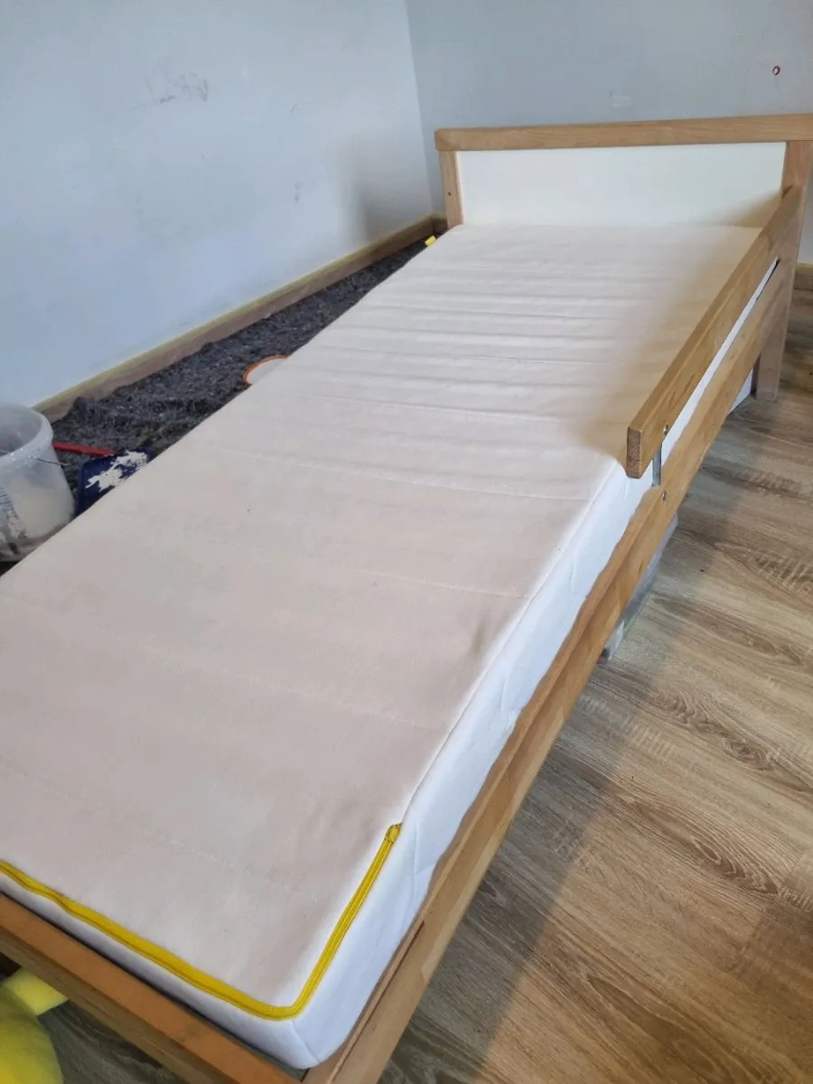 Kinderbett Ikea 70x160cm gebraucht inkl Matratze und Lattenrost (oder ohne), € 0,- (4631 Krenglbach)
