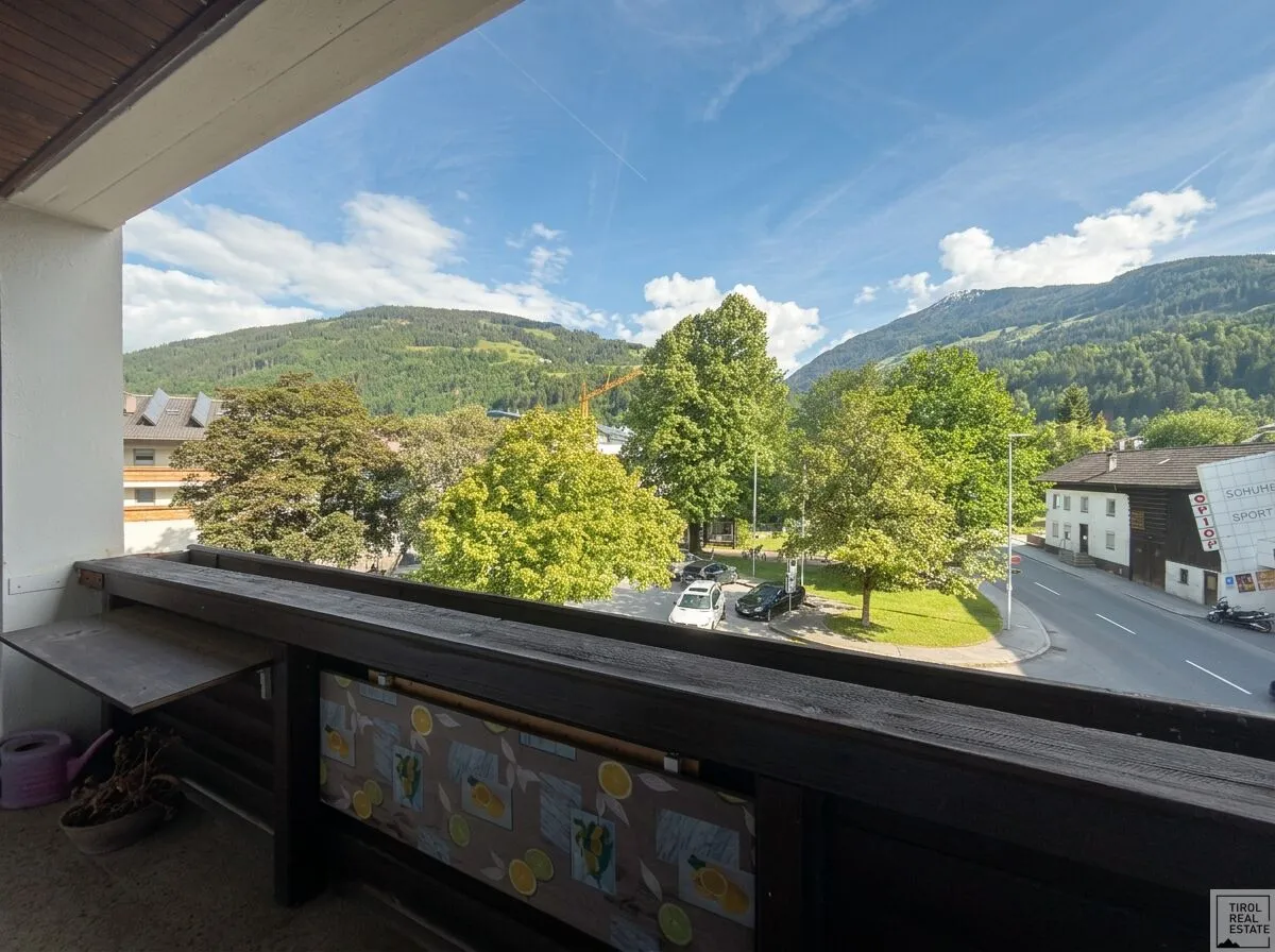 Großzügige 4-Zimmer-Wohnung mit zwei Balkonen und Potenzial in Wattens - Ansicht 2
