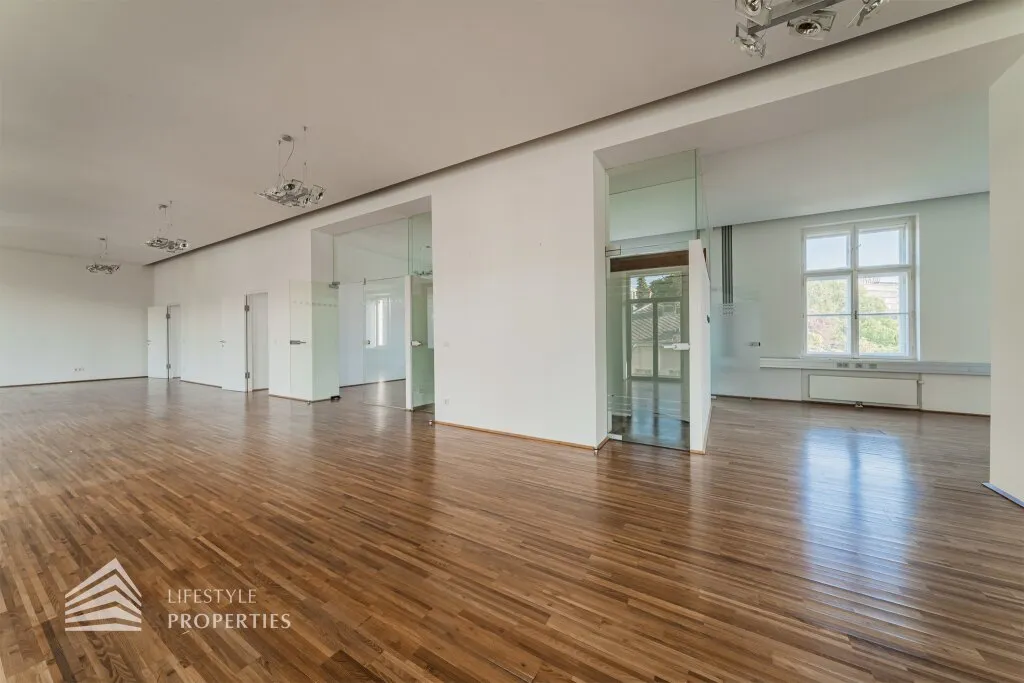 Commercial property, 235 m²