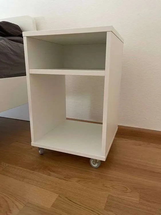 IKEA Nachtkasten Beistelltisch Rollen VIHALS, € 0,- (1020 Wien)