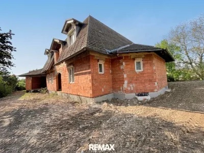 Immobilie kaufen in Wiener Neustadt Land – 278 m², € 430.000