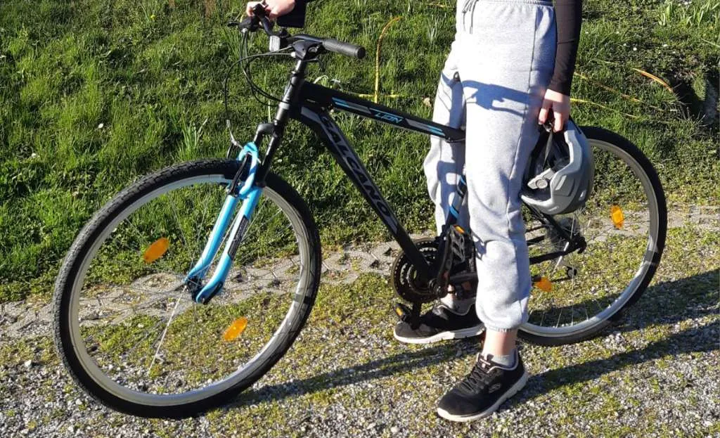 fahrradhelm closca loop reflective test Falthelm für Fahrräder und Elektroroller. Zertifizierter Helm Category:E Bike Trekking_Continental Contact Cruiser  60 584  Reflex The world’s most efficient Fullface-Helm Leatt Gravity 6.0 Farbe:matte white