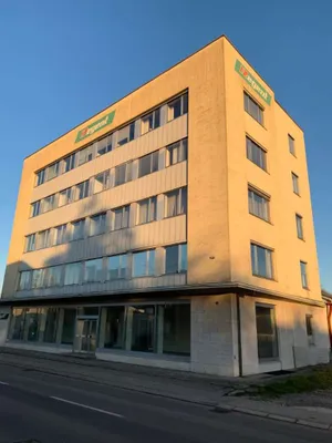 Gewerbeimmobilie mieten in Vöcklabruck – 12 000 m², € 5