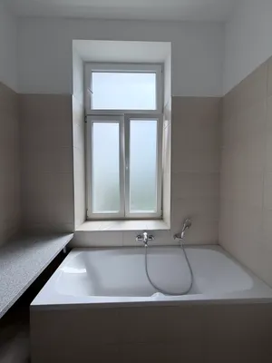 Sehr helle 4 Zimmer Altbauwohnung zur Vermietung! – Bild 2