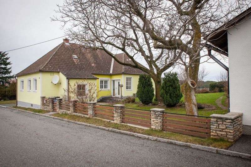 Privat Haus mit wunderschönem Garten in Lebenbrunn zu