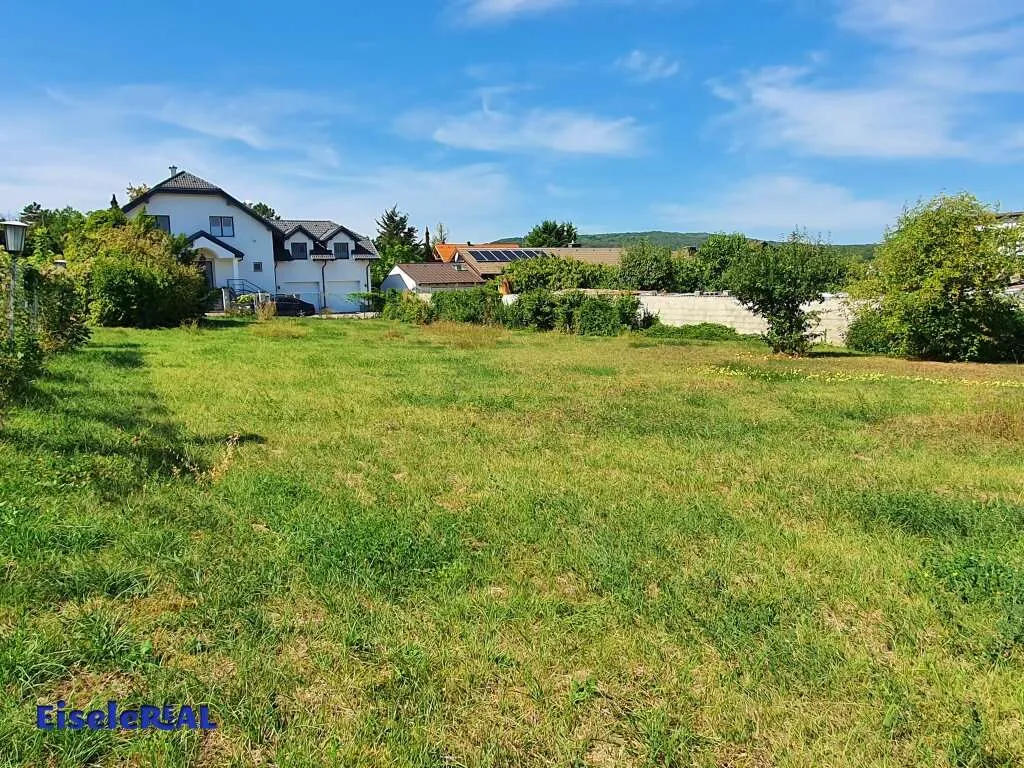 sonniger Baugrund für Einfamilienhaus – pohled 2