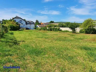Grundstück kaufen in Baden – 1 049 m², € 447.000 – Bild 2 von 4