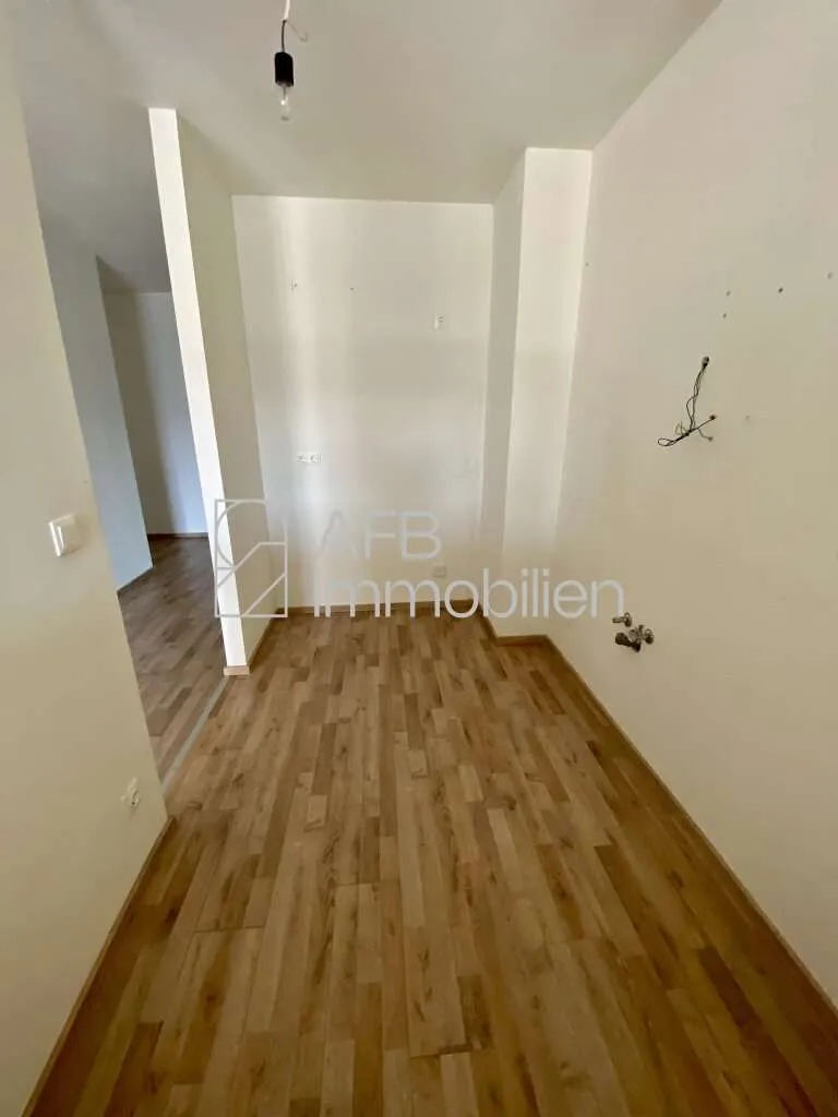 Große 2-Zimmer-Genossenschaftswohnung mit Westbalkon – pohled 2