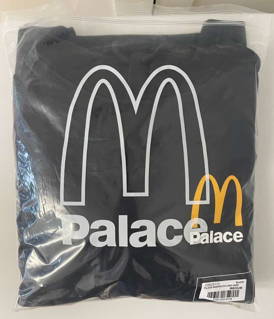 (verkauft) Palace x McDonalds Hood black