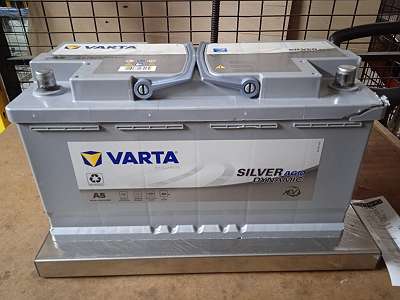 Autobatterie Varta 12V 44 Ah 175x175x190mm 1A Zustand, € 35,- (9400  Wolfsberg) - willhaben