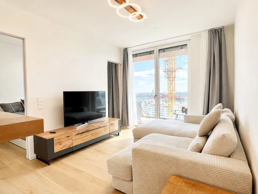 Grünblick-2-Zimmer-Wohnung im 15. Stock mit Balkon & Fernblick-Voll möbliert - Ansicht 2