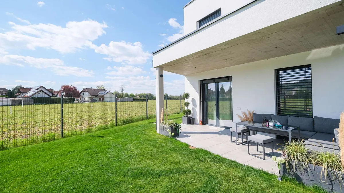 PUCKING - 649.000 Euro - Neubau - Extravagantes Einfamilienhaus – pohled 2