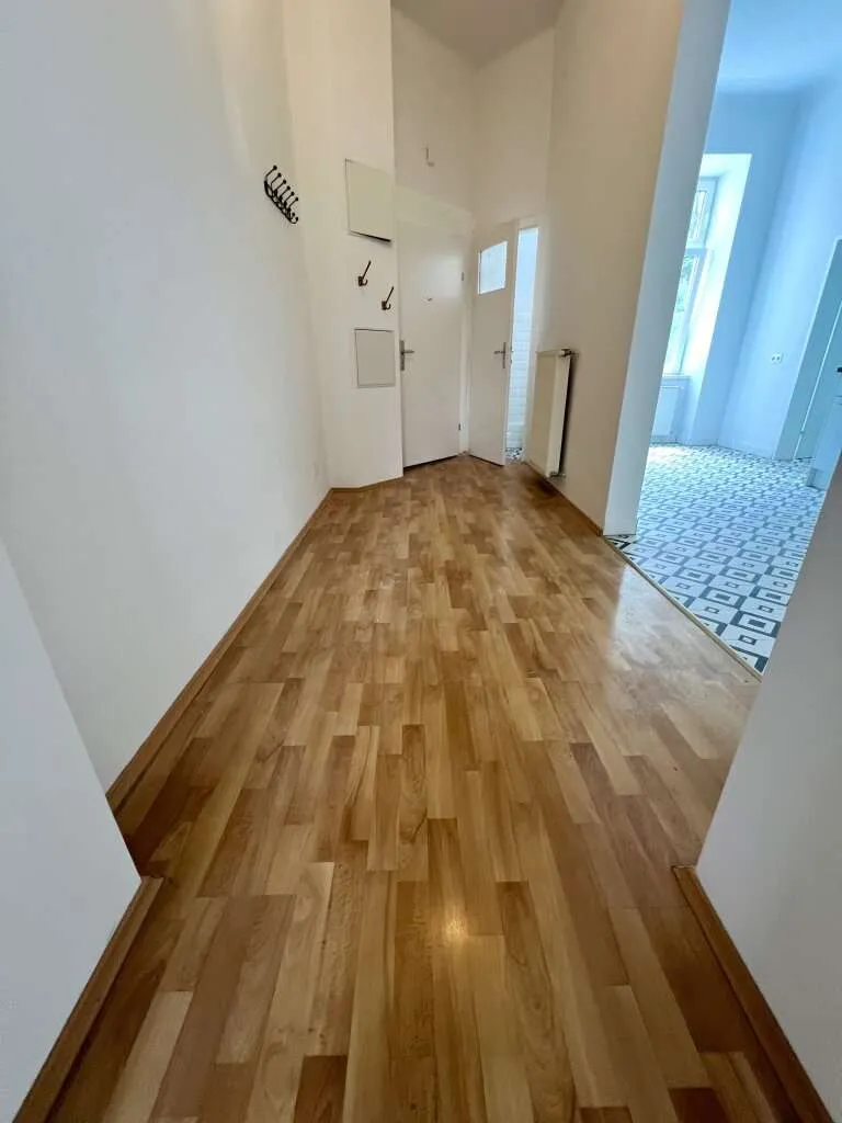 100m² Altbauwohnung: 3-Zimmer. 2 Bäder mit moderner Küche & Ausstattung - Ansicht 3