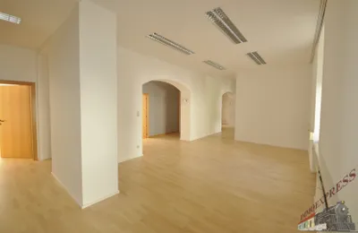 4-Zimmer-Gewerbeimmobilie mieten in Sankt Pölten – 180 m², € 2.314 – Bild 2 von 19