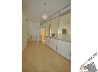 4-Zimmer-Gewerbeimmobilie mieten in Sankt Pölten – 180 m², € 2.314 – Bild 12 von 19