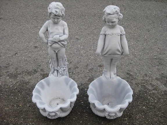 FABRIQ Skulptur 'gefallener Engel Mit Erdkugel' – Aus Steinguss, Frostbeständig, Für Garten & Terrasse