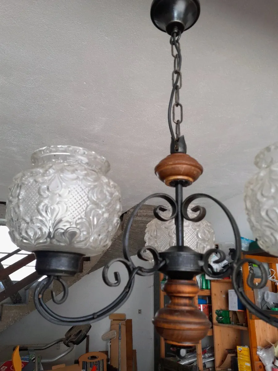 Lampenschirm alt massiv Kronleuchter, € 20,- (4725 Hackendorf)