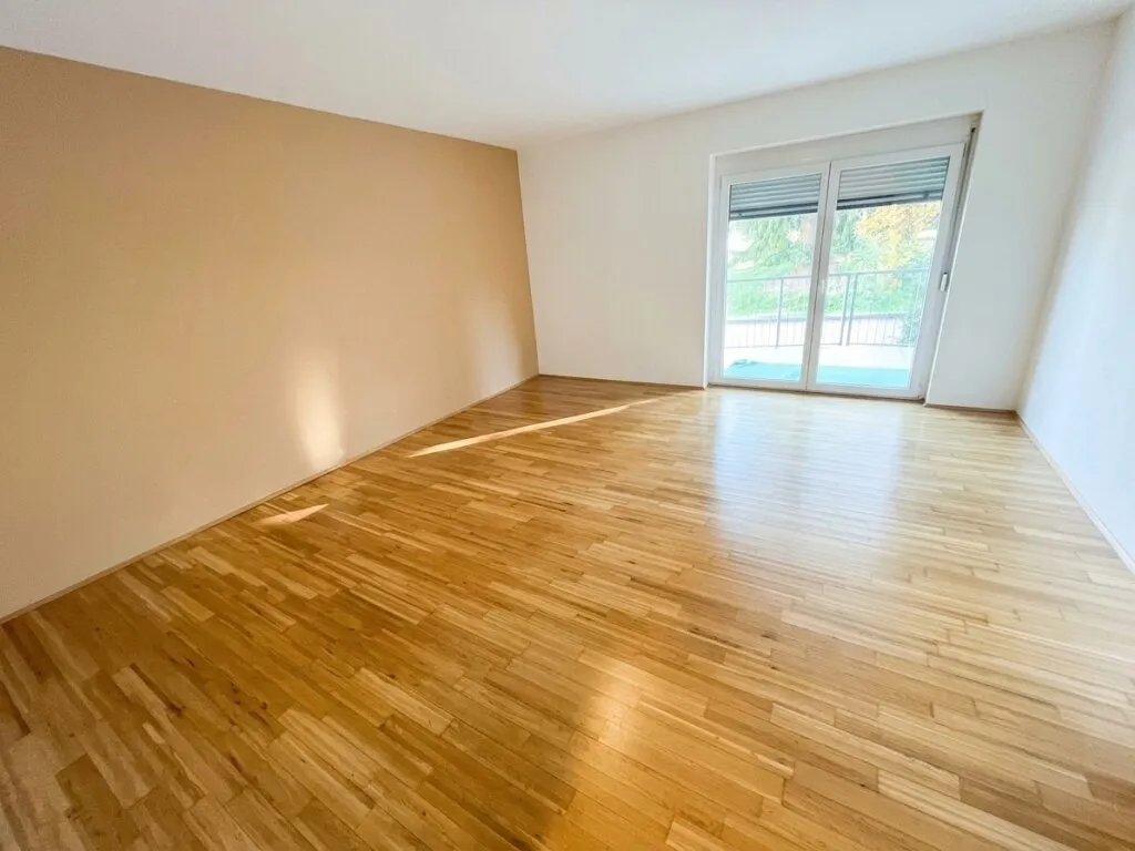Gemütliche Garconniere mit Balkon gegenüber TU! – pohled 3