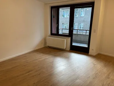 Sanierte Garconniere mit Loggia in ruhiger Seitenstraße, optional möbliert – Bild 3