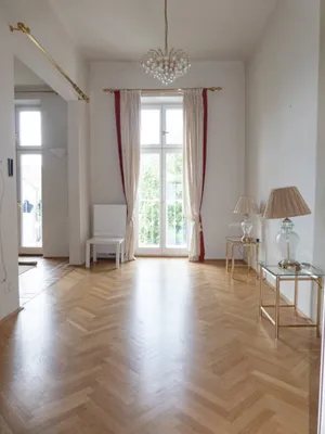 4-Zimmer-Wohnung mieten in Baden – 112 m², € 1.348 – Bild 1 von 10