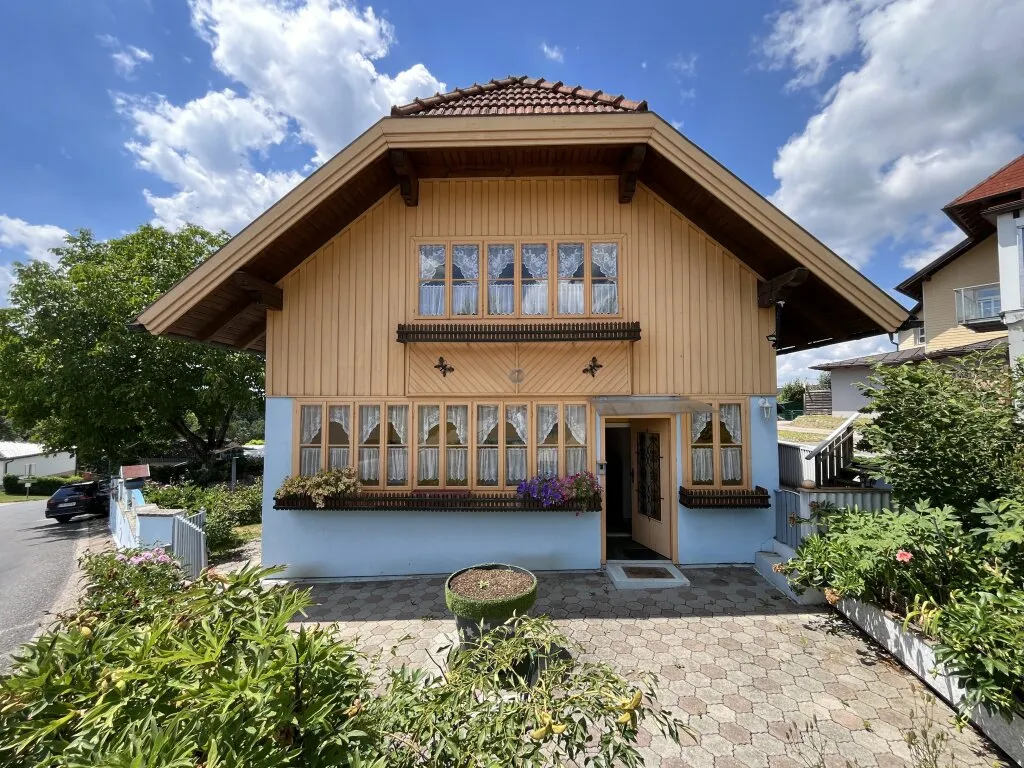 Preis-Hit! Gepflegtes Landhaus mit Charme liebevoll gepflegtem Garten & Gartenhäuschen Puchkirchen am Trattberg - Widok 2