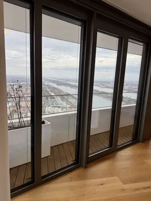Sky Living im 32. Stock | Private Loge über der Alten Donau – Bild 3
