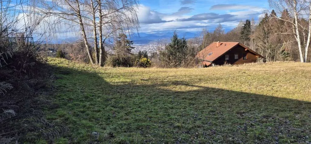 GRUNDSTÜCKS-JUWEL AM RADSBERG! HERRLICHER WEITBLICK ÜBER KLAGENFURT BIS PÖRTSCHACH AM WÖRTHERSEE! - Ansicht 2