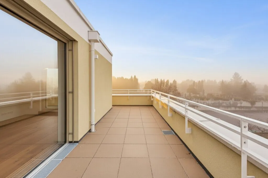 PROVISIONSFREI! Traumhafte 4-Zimmer-Familienwohnung | Terrasse von jedem Raum aus begehbar | Grünblick - Ansicht 2
