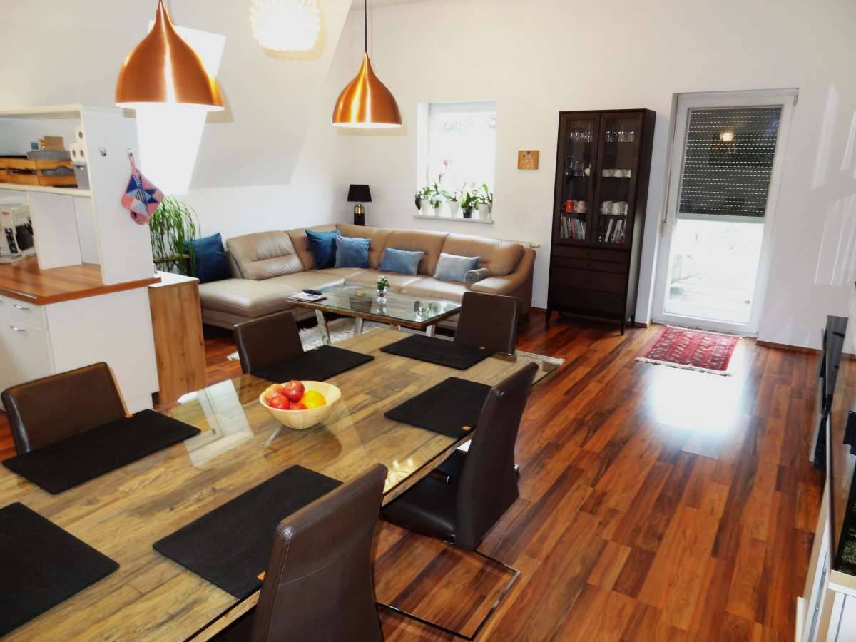 Wunderschöne, moderne Mietwohnung mit Klimaanlage, Carport, Gemeinschafts-Pool und Sauna ...! - Ansicht 3