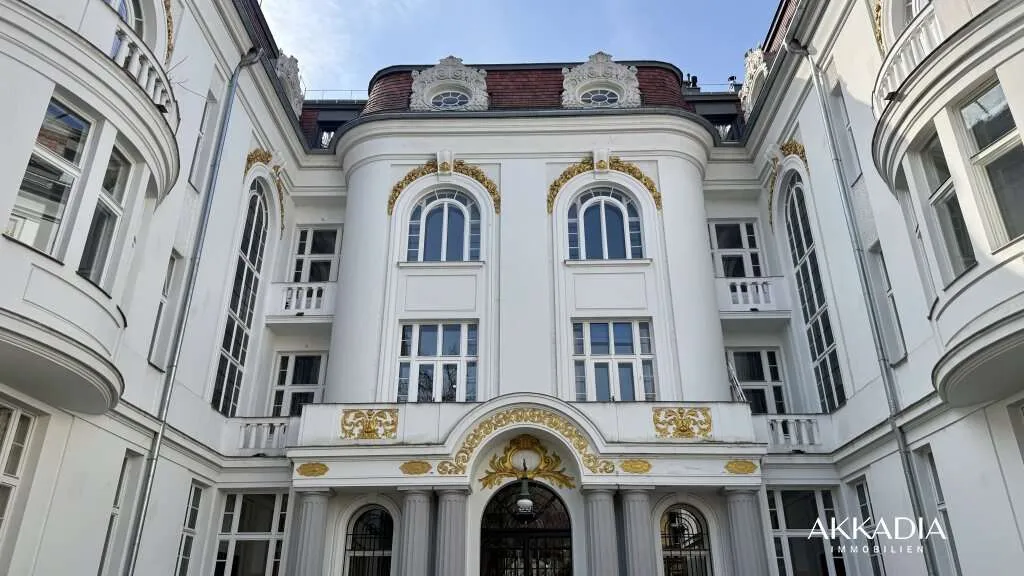 Cottageviertel I Traumhafte Dachwohnung im Jugendstil-Palais I Garagenplatz - Ansicht 2