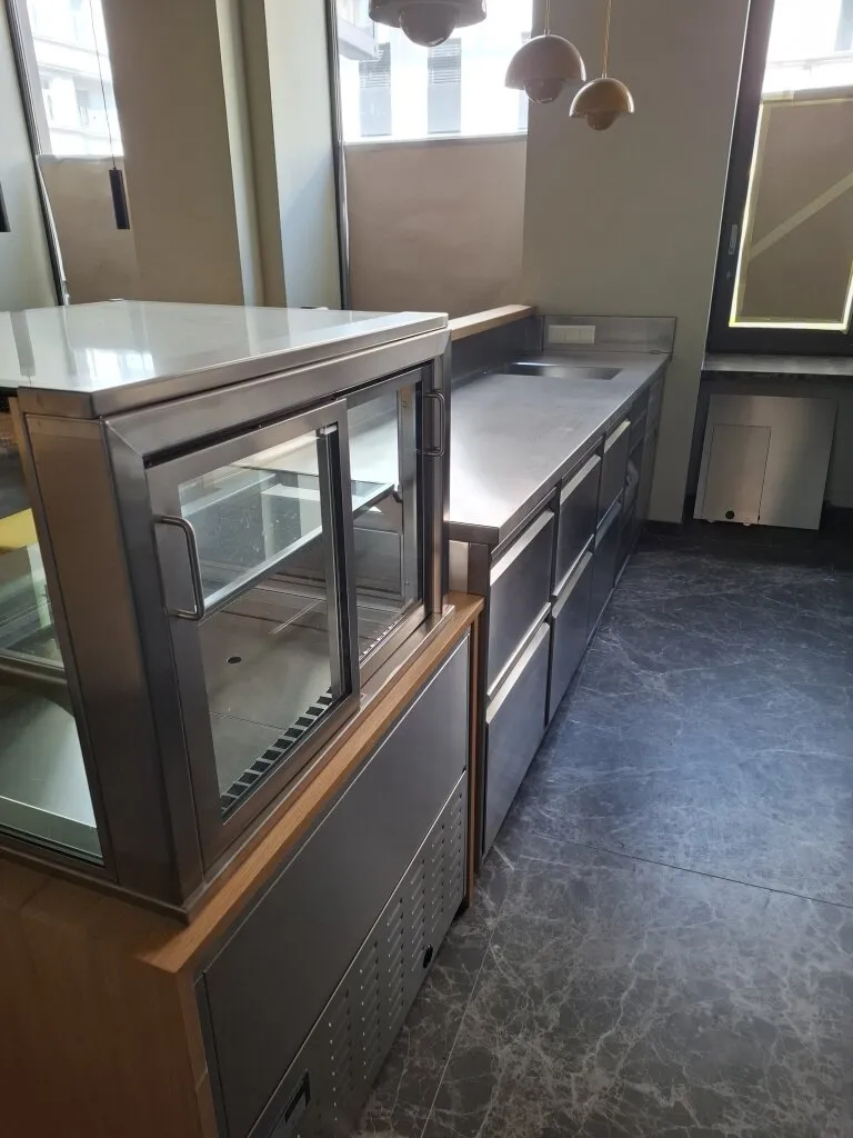 ECKLOKAL BEI EINKAUFSTRASSE IDEAL FÜR ASIA UND DELIVERY KONZEPT GASTROTEL IMMOBILIEN - Görünüm 3