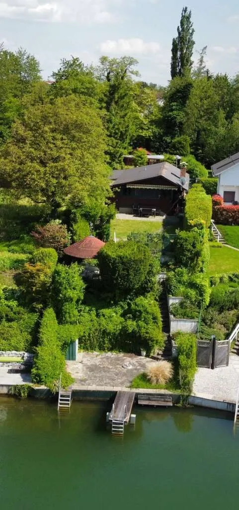 UFERPARZELLE - Traumhaftes Ferienhaus am Ladislaus See in Steinbrunn - Direkt am Wasser mit privatem Uferzugang & Zusatzgrundstück – pohled 2