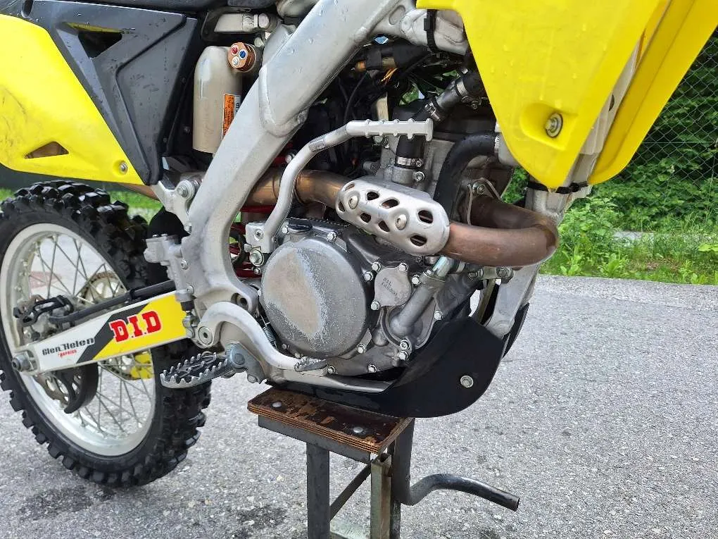 Suzuki RM