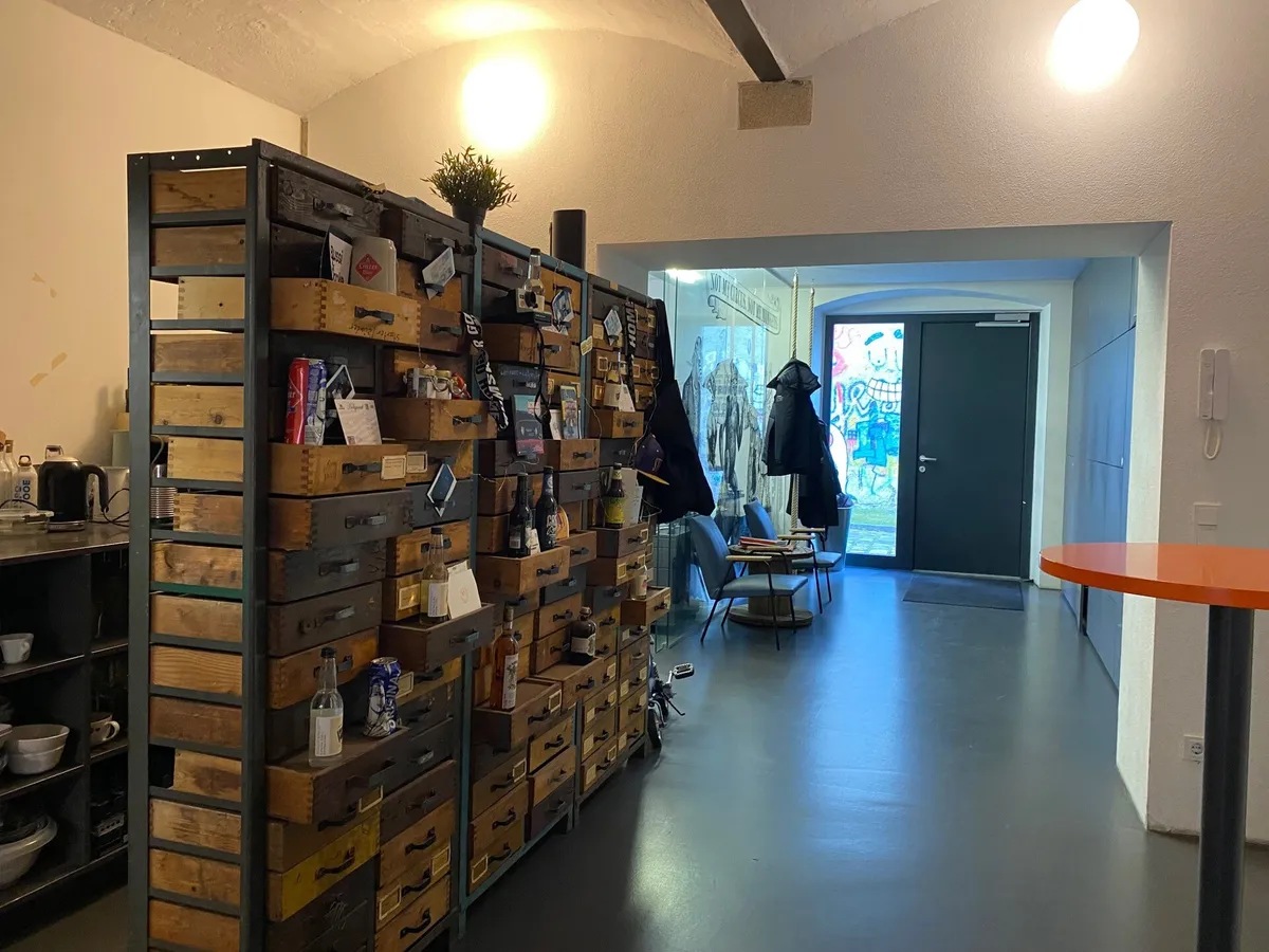 Altbaucharme trifft Industrial Design! Sehr coole Bürofläche neben der Lentia City! - Ansicht 2
