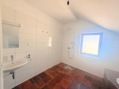 4-Zimmer-Wohnung mieten in Vöcklabruck – 152 m², € 2.717 – Bild 12 von 19