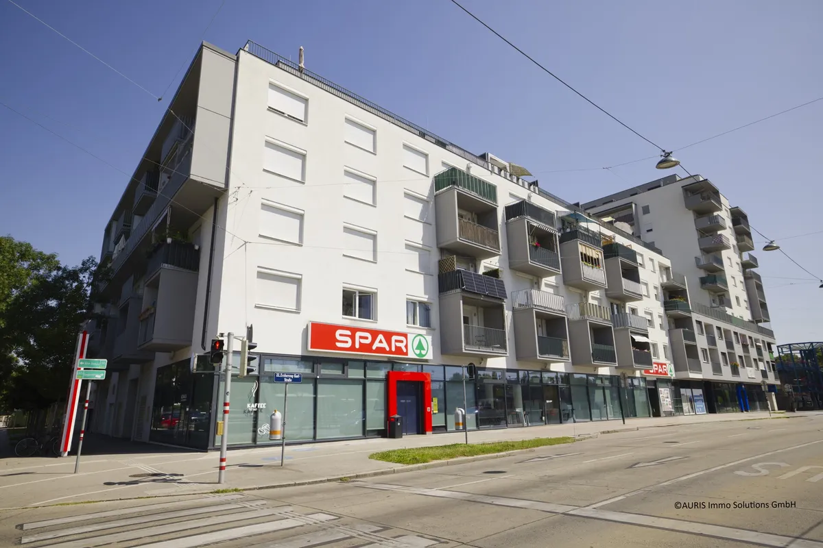 Prominente Gewerbefläche mit großer Glasfront verfügbar - Ansicht 2