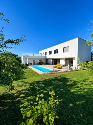 7-Zimmer-Haus kaufen in Gmunden – 261 m², € 1.090.000 – Bild 1 von 10