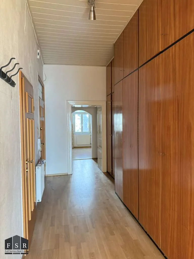 Lichtdurchflutete ALTBAUWOHNUNG 4 Zimmer mit Loggia direkt neben U4 Station - inkl. ruhigen Allgemeingarten - Ansicht 2